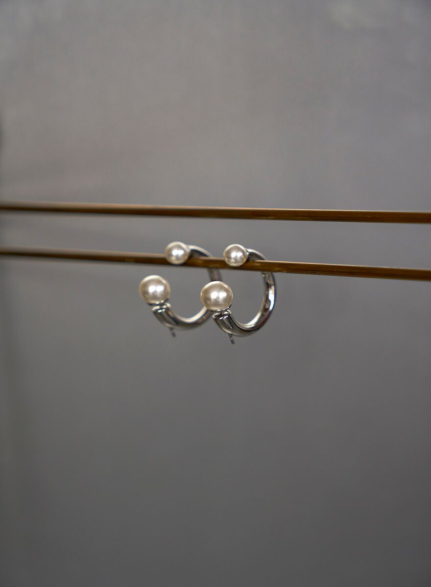 double pearl pierce | room601